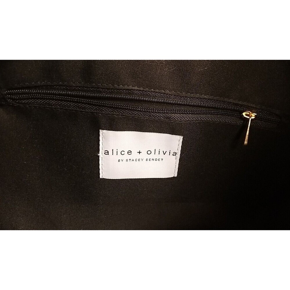 Alice + Olivia by Stacey Bendet Women’s Stripe Duffle Bag Black & White NWOT - Picture 6 of 7